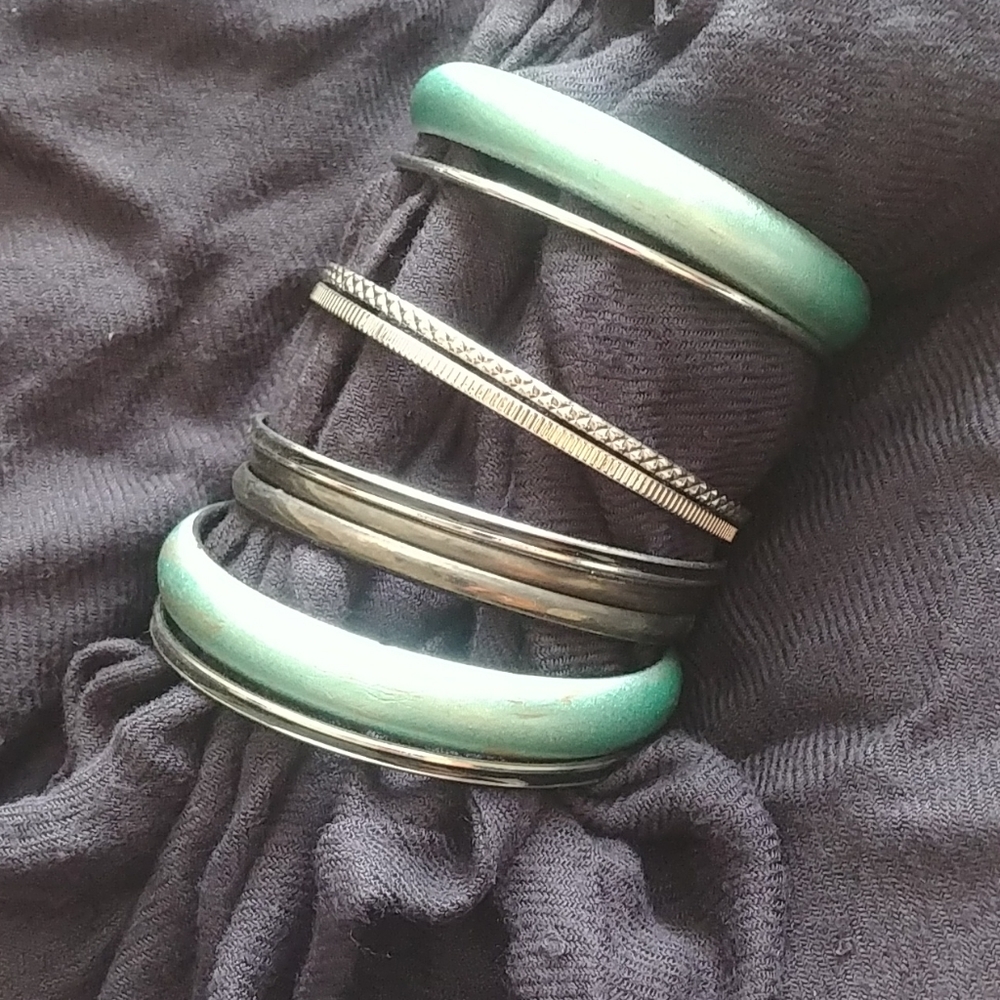 Bracelets- Metal - set of 9 - multiply color